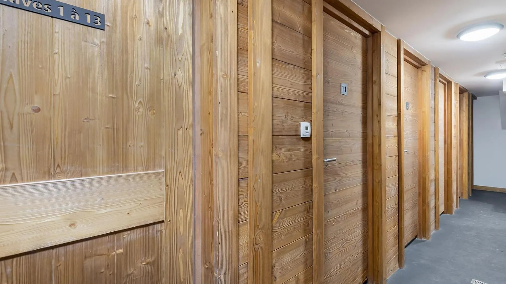 Charmant Appartement Meribel Avec Cheminee Et Parking - Fr-1-565-23 Les Allues 0*,